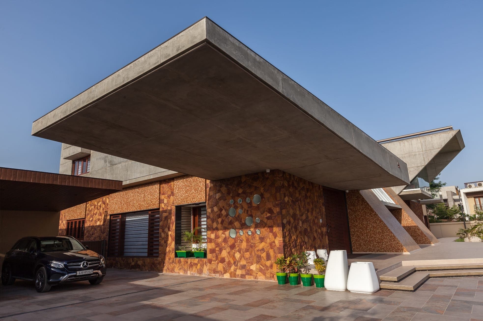 Kameshwar Jyot — exterior day 02