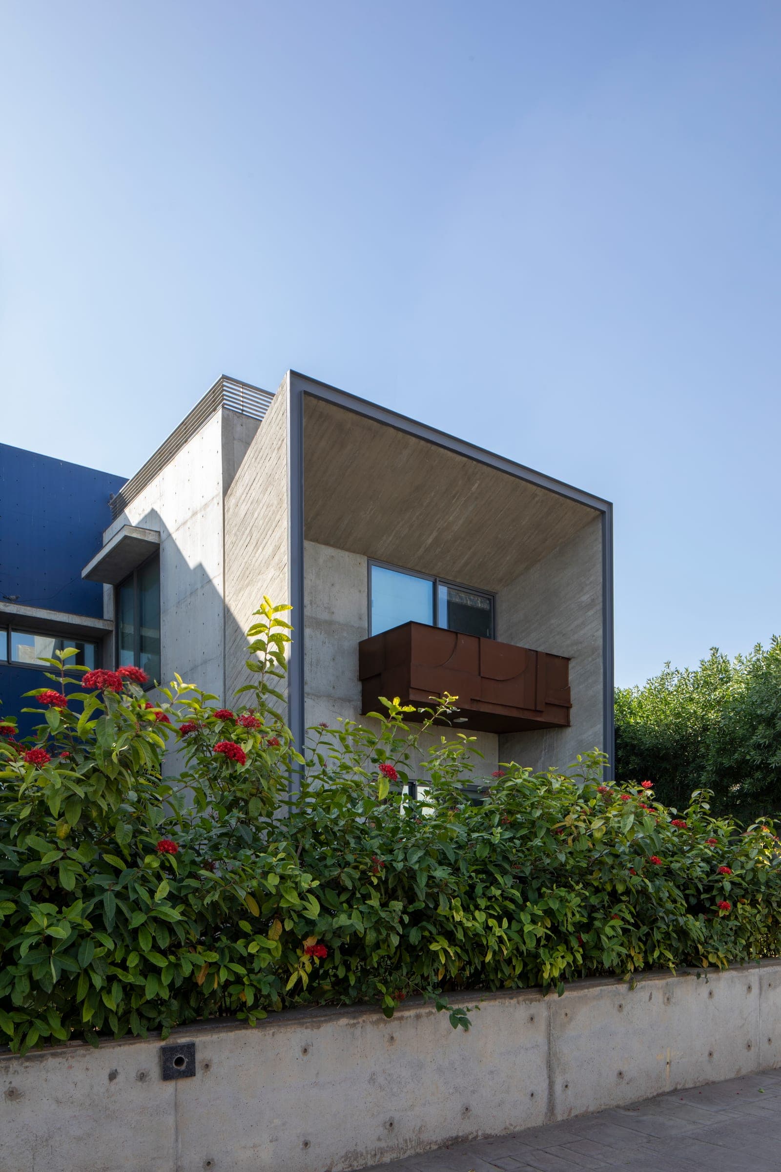 Ruchit Jani Residence — exterior day 02
