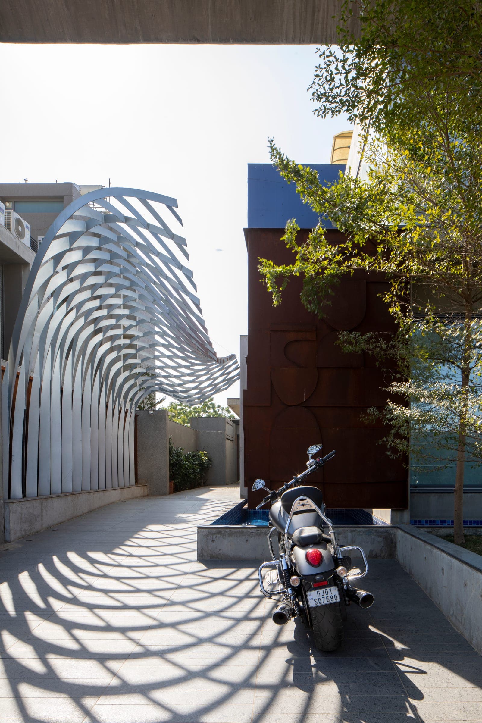 Ruchit Jani Residence — exterior day 05