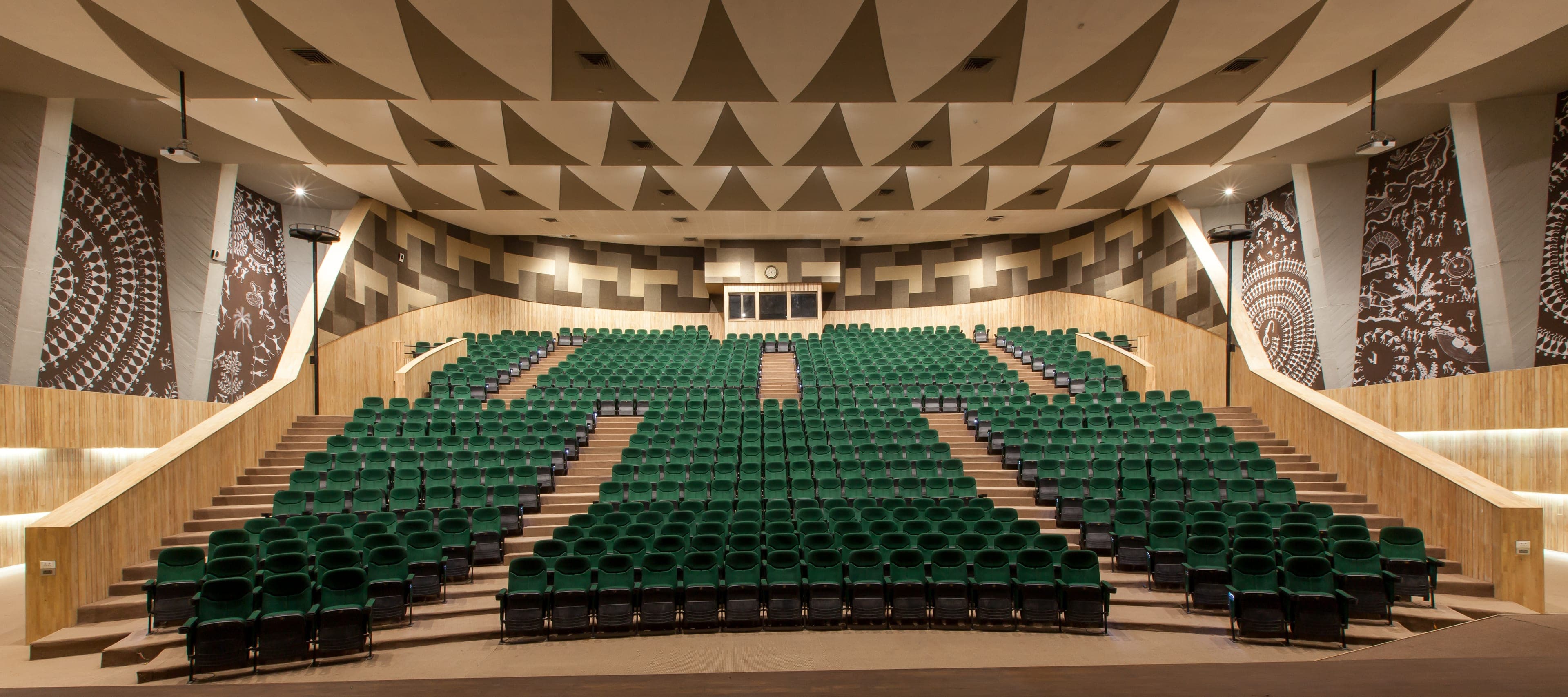 Tagore Hall — interior day 03