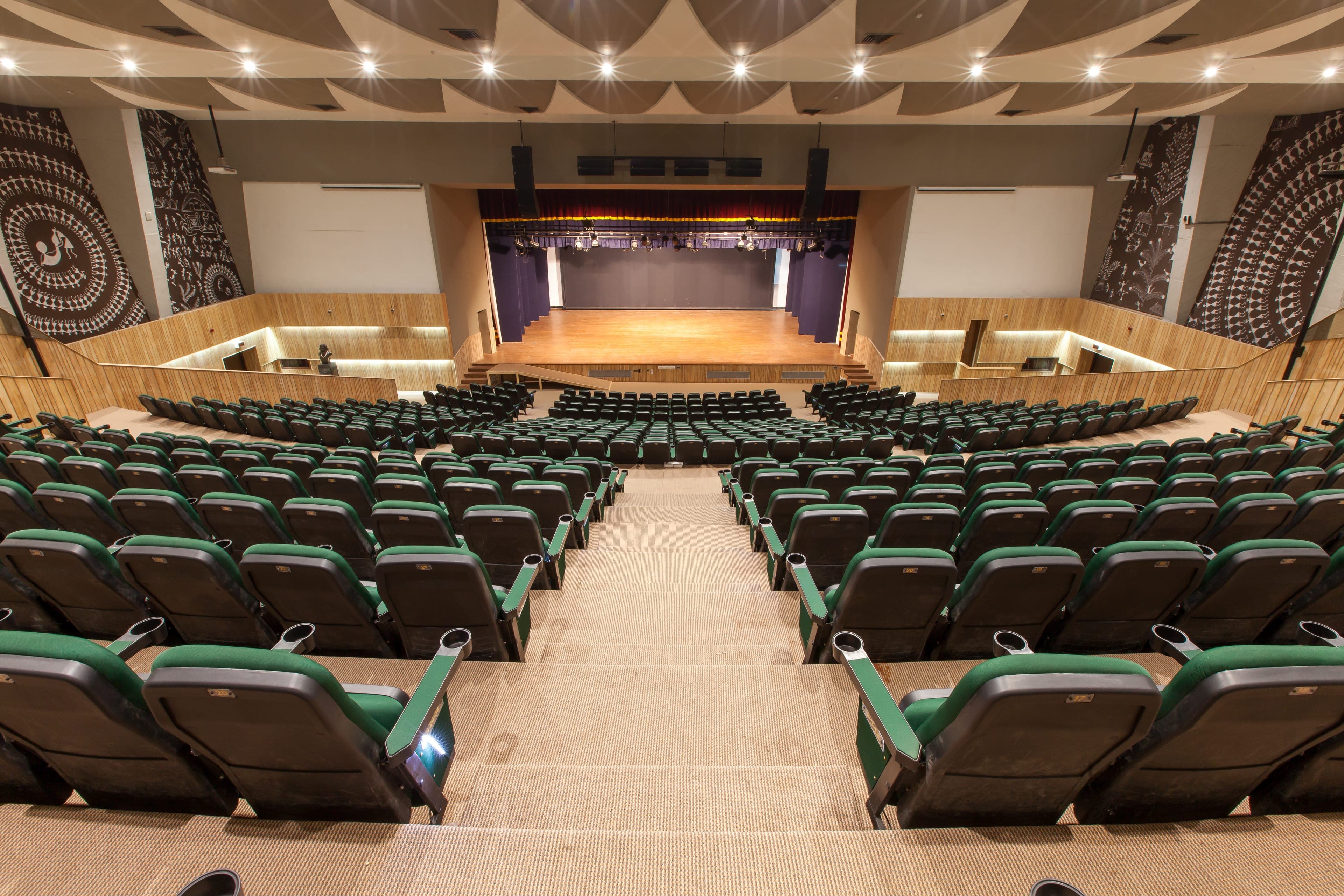 Tagore Hall — interior day 04